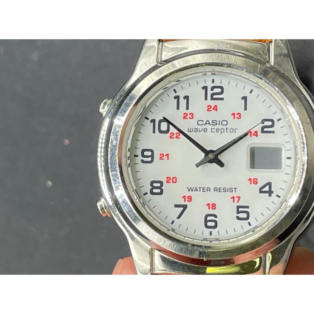 Casio Wave Ceptor Watch Easy Reader Military Time 4756 WVQ-140A Silver Tone